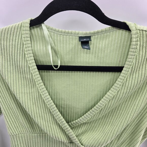Wild Fable Mint Green Long Sleeved V-Neck Crop Top Small - Picture 3 of 7